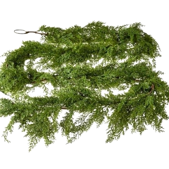 My Texas House 9FT - Real-touch Cedar Evergreen Artificial Christmas Gar… - Picture 2 of 5